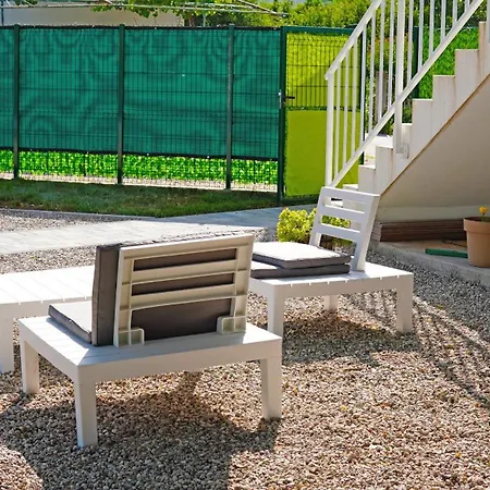 Twins Land Apartment *