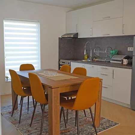 Twins Land Apartment